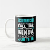 Küchenhilfe Multitasker Job Titel Sous-Chef  Kaffeetasse (Links)