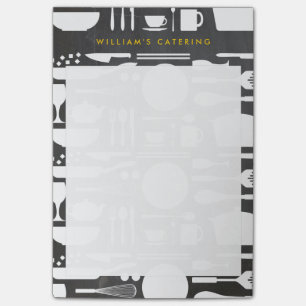 Küchenkollektion im Chalkboard Hintergrund Post-it Klebezettel