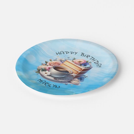 Kuchenstück, Kaffeebecher und Blume Pappteller (Schrägansicht)