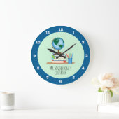 Kugel, Bücher u. Bleistifte für den Lehrer Große Wanduhr (Zuhause)