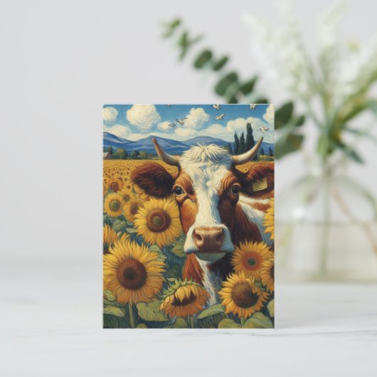 Kuh auf einem Sonnenblumenfeld Postkarte (Stehend Vorderseite)