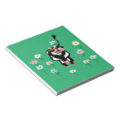 Kuh auf grünen Weiden mit Blume Notizblock (angewinkelt)