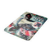 Kuh Dreaming der wärmeren Zeiten Aquamarin Rote Fl Badematte (Schrägansicht)