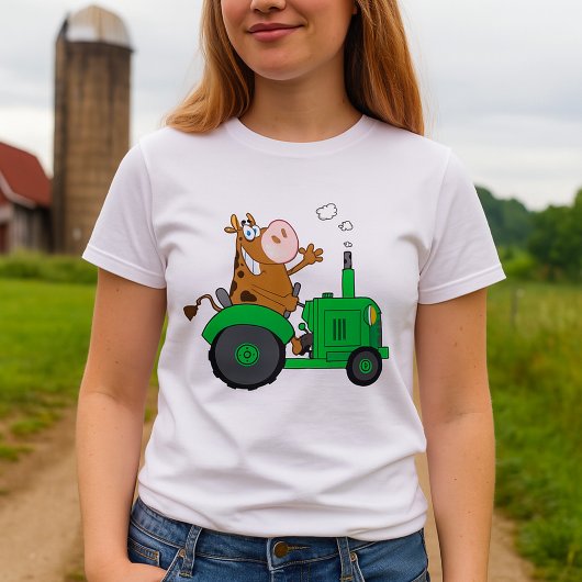 Kuh fährt einen Traktor T-Shirt