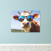 Kuh mit Sonnenbrille Leinwanddruck (Insitu (Holzboden))
