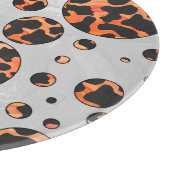 Kuh Schwarz und Orange Polka Dot Print Schneidebrett (Ecke)