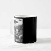 Kuh-Selfie mit Alien-UFO Lustiger Kuhbauer Männer Kaffeetasse (Vorderseite Links)
