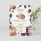 Kuh Skin Woods Cowgirl Geburtstagshaus Einladung (Stehend Vorderseite)