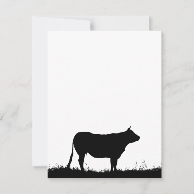 Kuh stehend entschlossen auf einem Deich mit Kopie (Vorderseite)