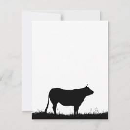 Kuh stehend entschlossen auf einem Deich mit Kopie