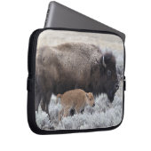 Kuh und Kalb Bison, Gelbstein Laptopschutzhülle (Vorne Rechts)