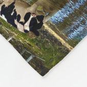 Kühe im Herbst im Teich Fleecedecke (Ecke)