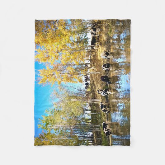 Kühe im Herbst im Teich Fleecedecke (Vorderseite)