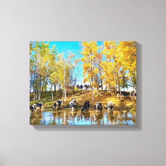 Kühe im Herbst im Teich Leinwanddruck (Vorderseite)