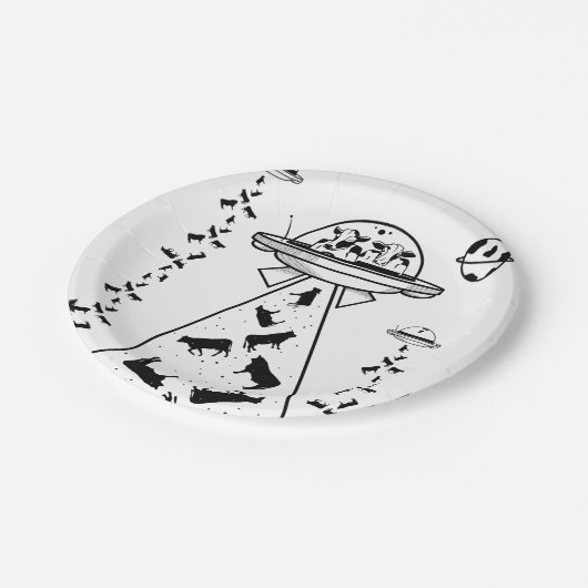 Kühe in einem UFO-Raumschiff Pappteller (Schrägansicht)