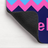Kühle Blaue Rosa Chevron Monogramm Mauspad (Ecke)