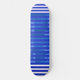 Kühle blaue weiße geometrische Streifen Skateboard