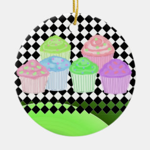Kühle Cupcakes auf schwarzem Diamant-Hintergrund Keramik Ornament
