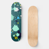 Kühle grüne farbenfrohe Mal-Splatter-Initialen Skateboard (Vorderseite)