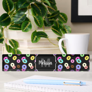 Kühle lustige bunte Donuts Muster schwarzes Monogr Namensplakette