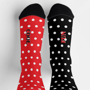 Kühle lustige Pastell-Rot-Schwarz-Weiß-Punkte Socken