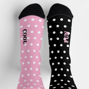 Kühle lustige Pastellrosa Schwarz Weiß Punkte Socken