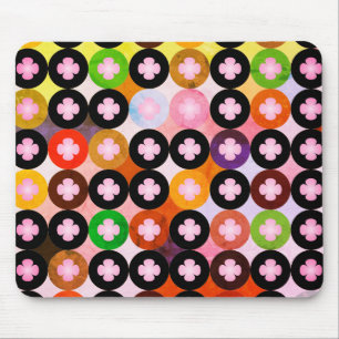 Kühle mehrfarbige Kreise und rosa Kleeblätter Mousepad