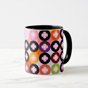 Kühle mehrfarbige Kreise und rosa Kleeblätter Tasse