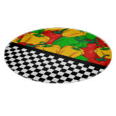 Kühle Tri-farbene Paprikaschoten und Checkerboard Schneidebrett (Ecke)