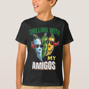 Kühlen mit meinen Amigos Cinco de Mayo Chilly Pepp T-Shirt