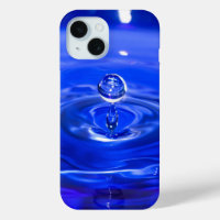 Kühler blauer Wassertropfen