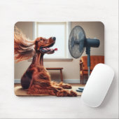 Kühlung des irischen Setters vor einem Lüfter Mousepad (Mit Mouse)