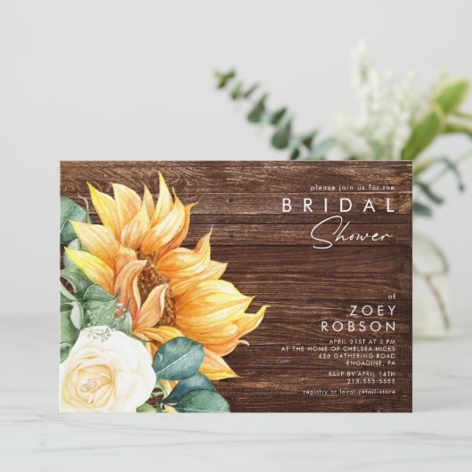 Kühne Country Sunflower | Brautparty aus Holz Einladung (Stehend Vorderseite)