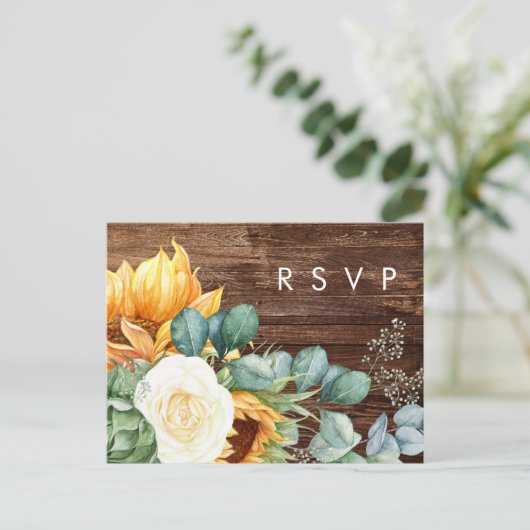 Kühne Country Sunflower | Wood Wedding RSVP Postkarte (Stehend Vorderseite)