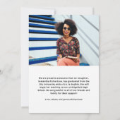 kühne Graduate | Moderne Zwei Foto 2023 Abschluss Einladung (Rückseite)