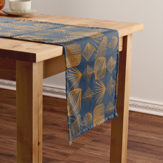 kühne Karibik-Stammes-Mudcloth: Navy Blue, Gold Kurzer Tischläufer (Beispiel)