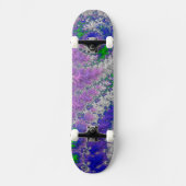 kühne, lebendige, farbenfrohe Funky Trippy Fraktal Skateboard (Vorderseite)