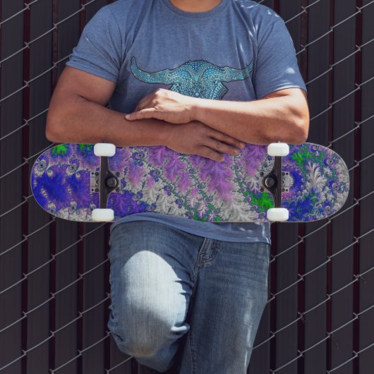 kühne, lebendige, farbenfrohe Funky Trippy Fraktal Skateboard (Außenbereich 2)