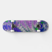 kühne, lebendige, farbenfrohe Funky Trippy Fraktal Skateboard (Horizontal)