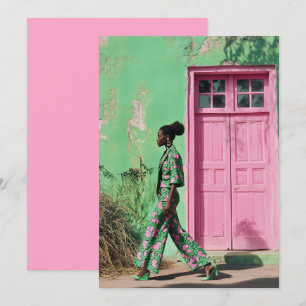 Kühne Mode in einer lebendigen urbanen Landschaft Einladung