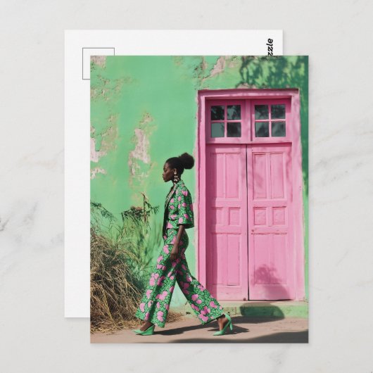 Kühne Mode in einer lebendigen urbanen Landschaft Postkarte (Vorne/Hinten)