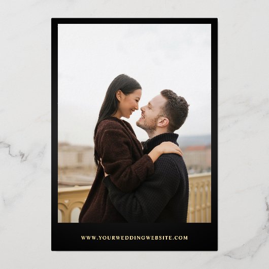 kühne, oversifizierte Ampersand Foto Black Wedding Folieneinladung (Rückseite)