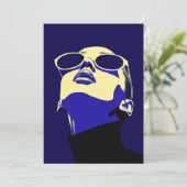 Kühne Pop Art Woman mit Sonnenbrille Einladung (Stehend Vorderseite)