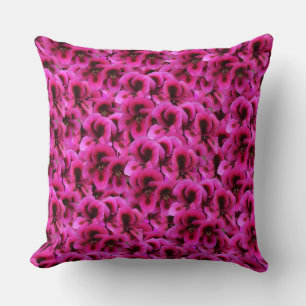 "Kühne Schönheit: Magenta Geranium Blume zähmen Kissen