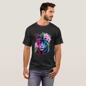 Kühner Panther mit rosa Blumen T-Shirt (Vorne ganz)