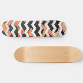 Kuhschwarz und orange Zickzack Skateboard (Horizontal)
