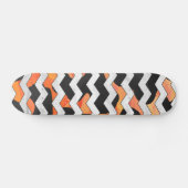 Kuhschwarz und orange Zickzack Skateboard (Horizontal)