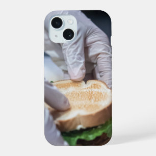 Kulinarisches Handwerk: Die Kunst des Sandwich-Mac iPhone 15 Hülle