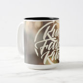 Kun Faya Kun | Modern Arabic Calligraphy Ceramic Zweifarbige Tasse (Vorderseite Links)
