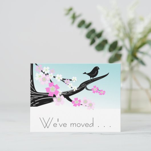 Kundengerechte Spatzenvogel-Kirschblüten grafisch Ankündigungspostkarte (Stehend Vorderseite)